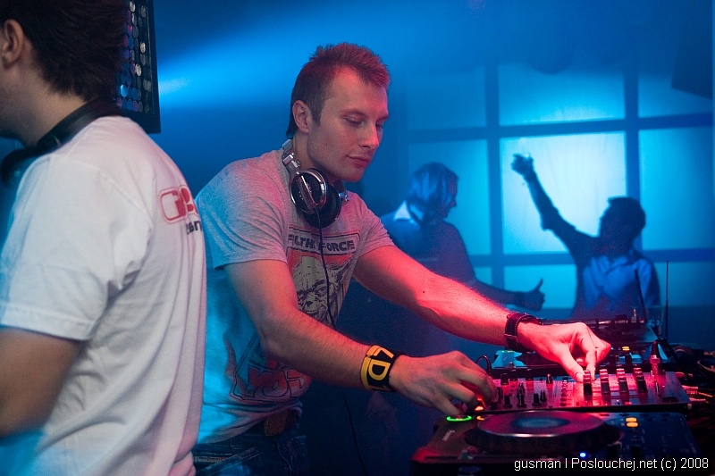 REHAB PRESENTS DJ SIMON.S - Pátek 10. 10. 2008