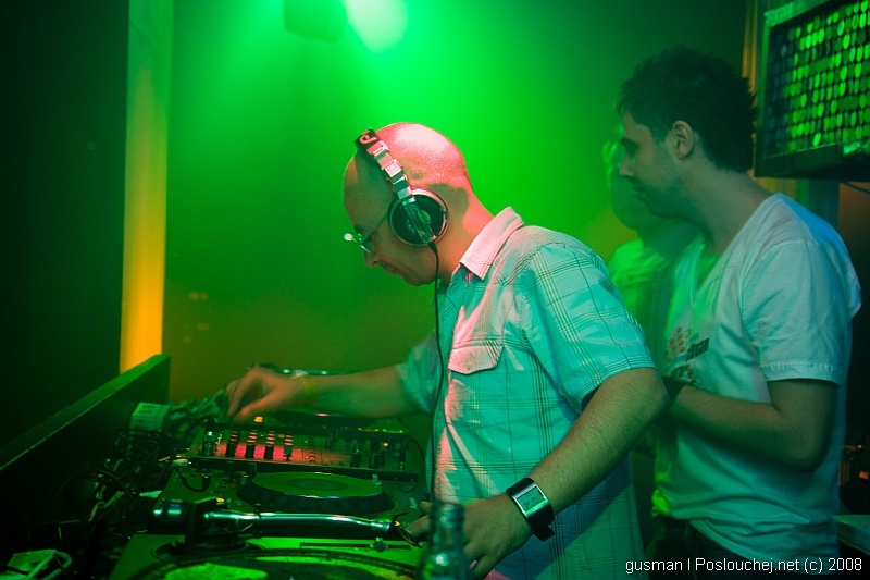 REHAB PRESENTS DJ SIMON.S - Pátek 10. 10. 2008