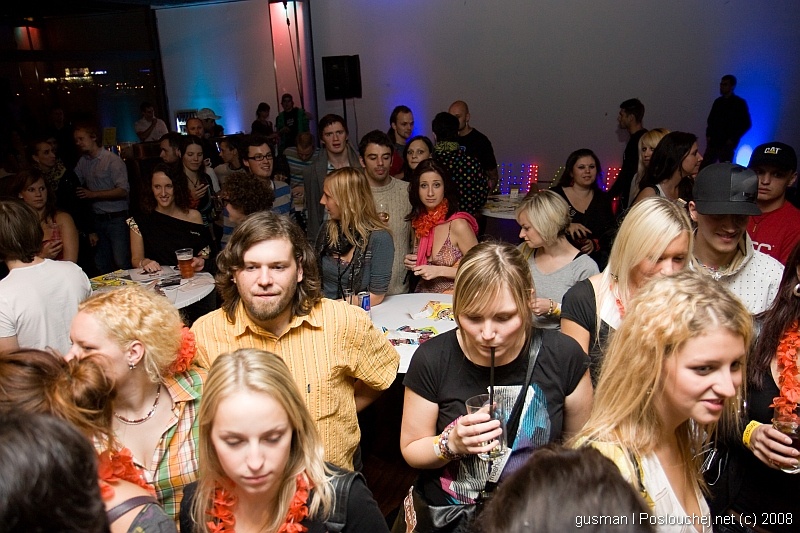 WESC HEADPHONES NIGHT - Středa 15. 10. 2008