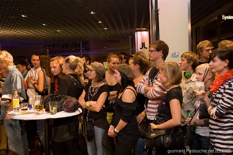 WESC HEADPHONES NIGHT - Středa 15. 10. 2008