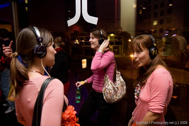 WESC HEADPHONES NIGHT - Středa 15. 10. 2008