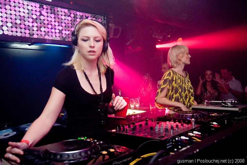 SISTERS - Sobota 15. 11. 2008