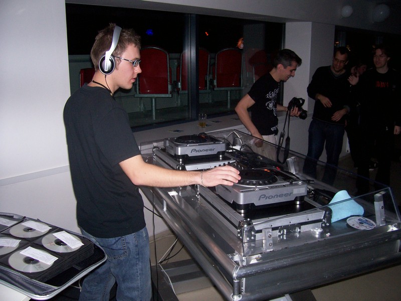 CZECH THIS FUTURE 3: FROM OLD SCHOOL TO NEW STYLE - Sobota 13. 12. 2008