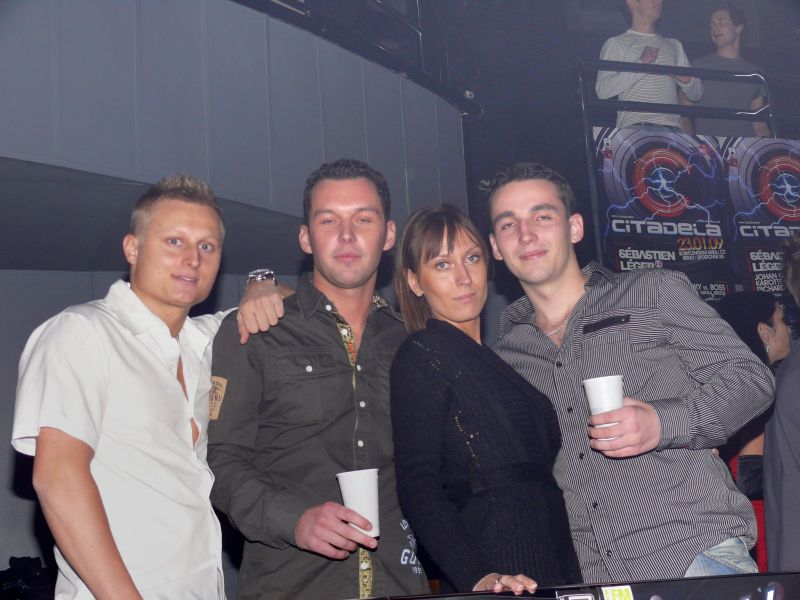 ELECTRONIC CONNECTION - Pátek 19. 12. 2008