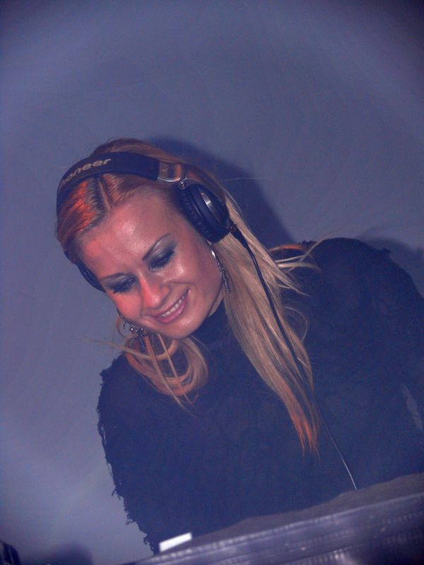 ELECTRONIC CONNECTION - Pátek 19. 12. 2008