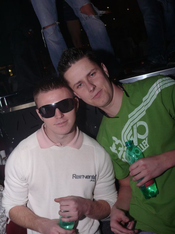 ELECTRONIC CONNECTION - Pátek 19. 12. 2008