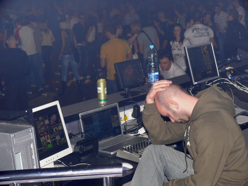 ELECTRONIC CONNECTION - Pátek 19. 12. 2008