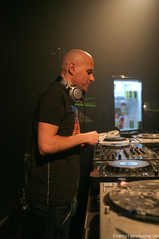 ELECTRONIC CONNECTION - Pátek 19. 12. 2008