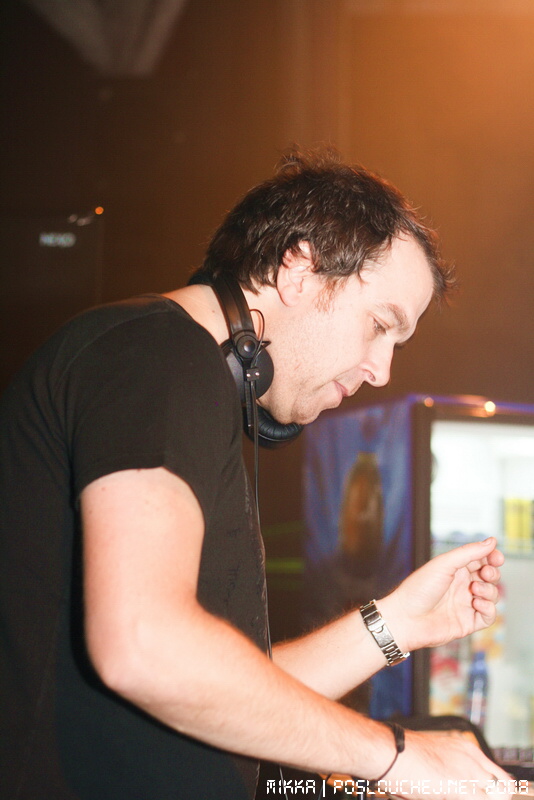ELECTRONIC CONNECTION - Pátek 19. 12. 2008