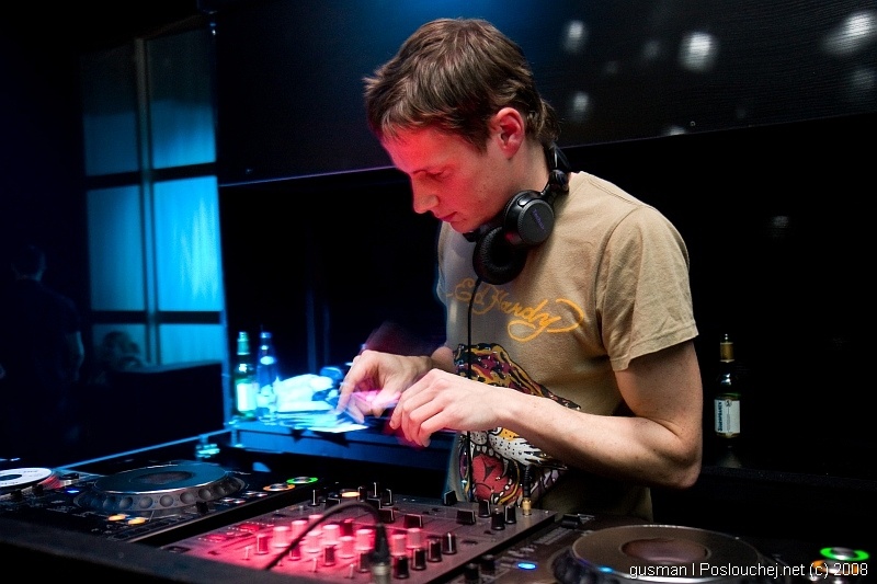 MECCAMIX – KŘEST DESKY DJE NEA & NIGHTWORK - Sobota 20. 12. 2008