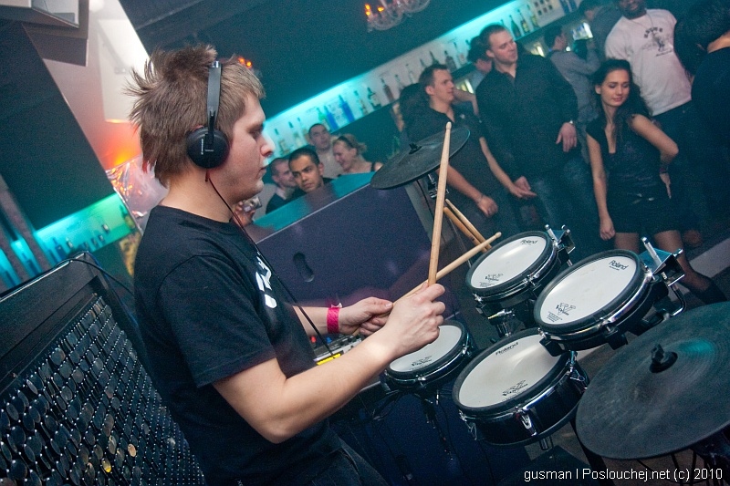 SOUNDCREAM PRES. ROMAN RAI LIVE! FEAT FERDABEAT - Pátek 22. 1. 2010