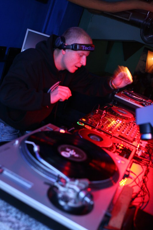 WARM UP APOKALYPSA - Čtvrtek 5. 2. 2009