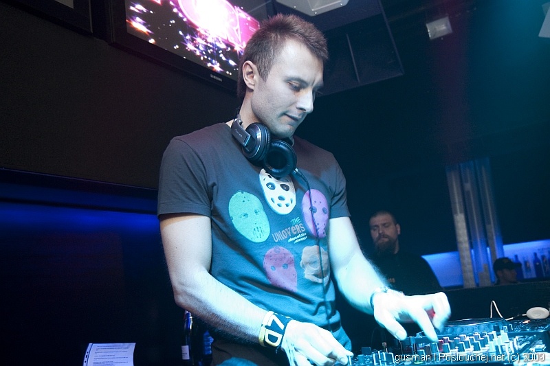 PURE - Pátek 13. 2. 2009