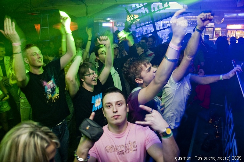 HOUSEWARS - Pátek 27. 2. 2009