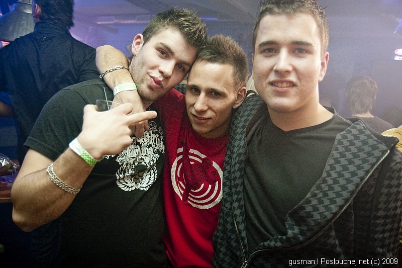 HOUSEWARS - Pátek 27. 2. 2009