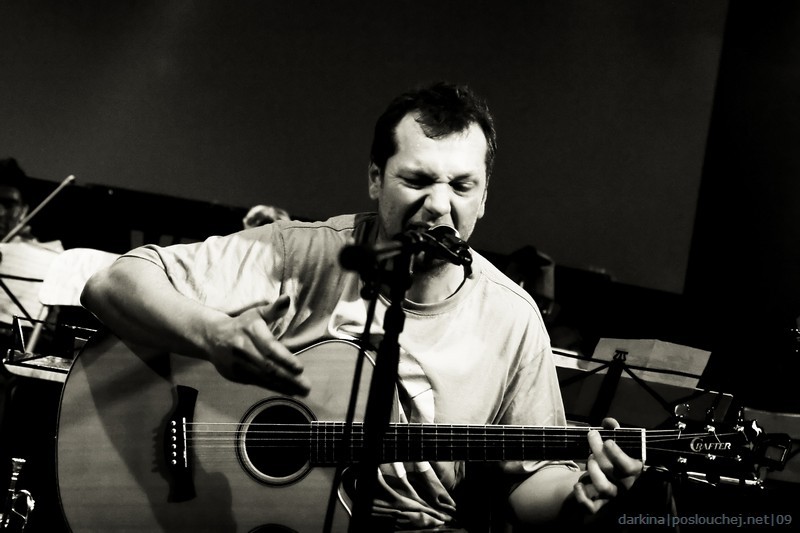 BAUMAXA + Hněddé smyčce – křest nového CD „Desperanto“ - Středa 1. 4. 2009