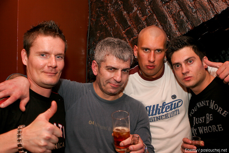 DELUXE - Čtvrtek 9. 4. 2009