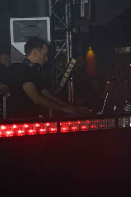 PURE WITH PVD - Pátek 17. 4. 2009
