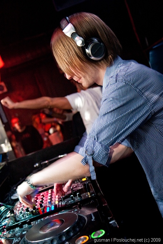 MECCAMIX WITH ALLISTER WHITEHEAD & DJ ORBITH - Pátek 24. 4. 2009