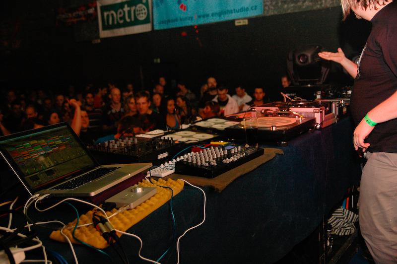 ELEKTRA - Čtvrtek 7. 5. 2009