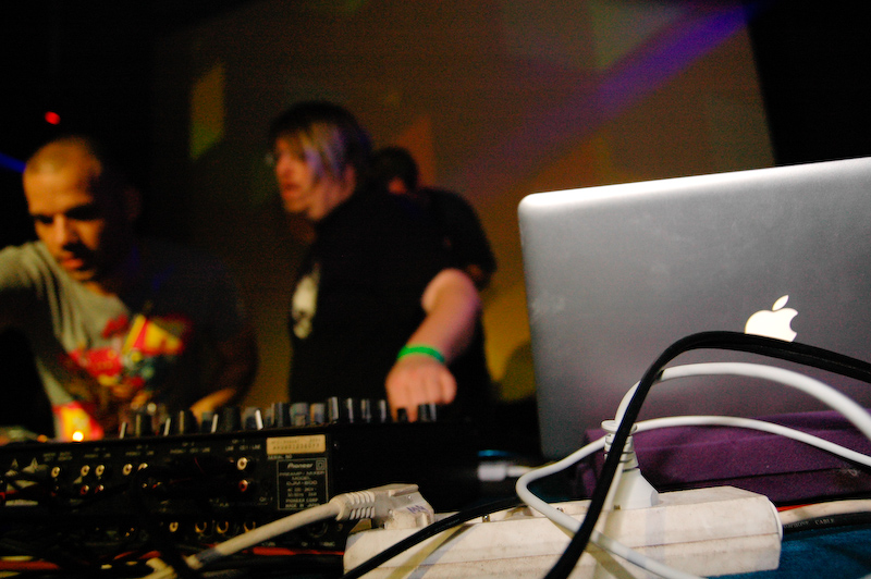 ELEKTRA - Čtvrtek 7. 5. 2009