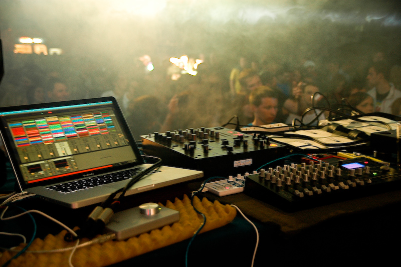 ELEKTRA - Čtvrtek 7. 5. 2009