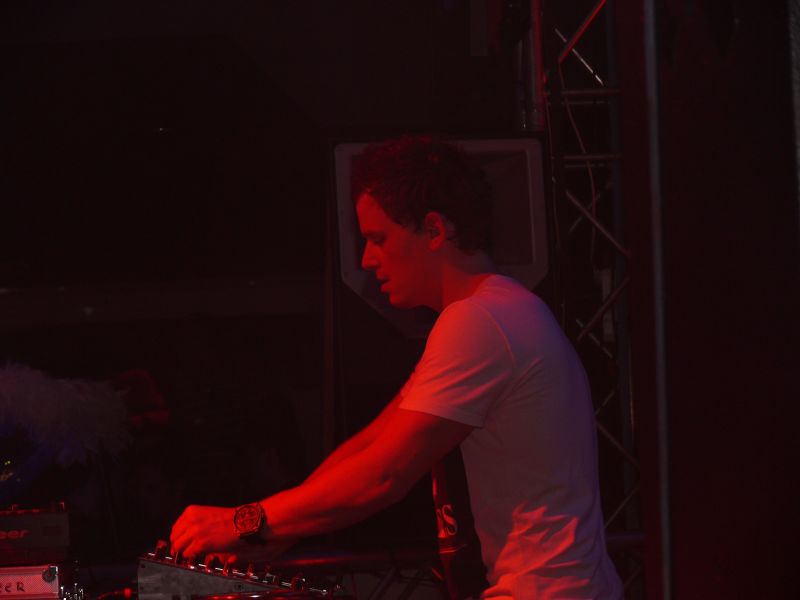 PURE - Pátek 8. 5. 2009