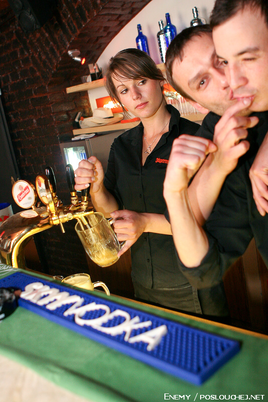 DELUXE - Čtvrtek 14. 5. 2009