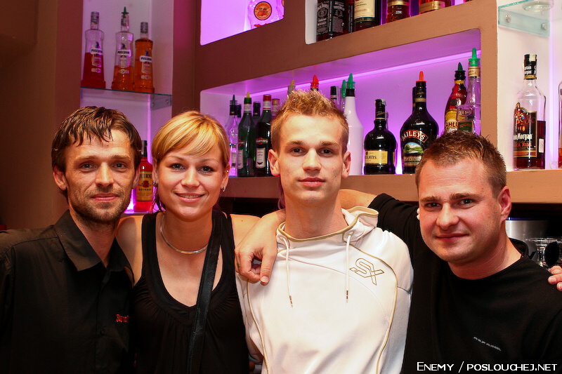 DELUXE - Čtvrtek 14. 5. 2009