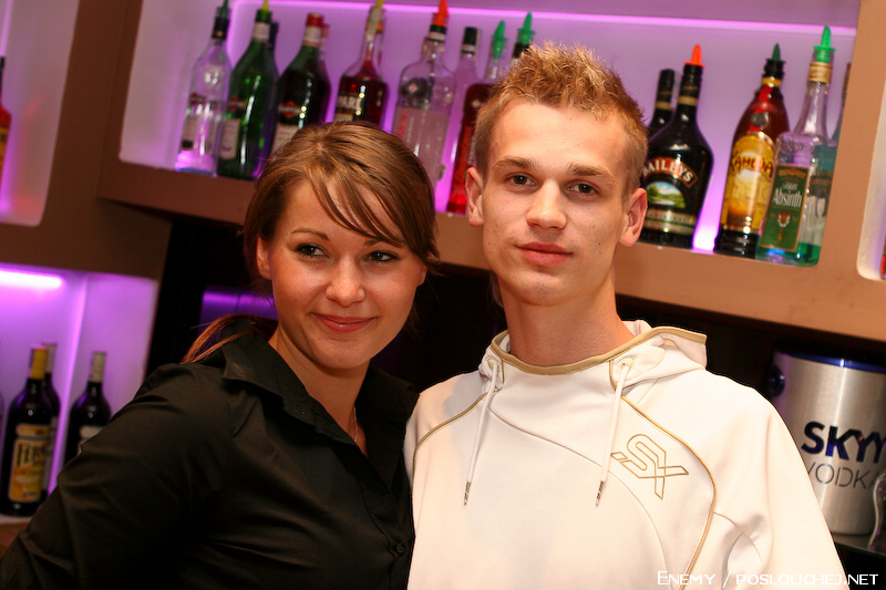 DELUXE - Čtvrtek 14. 5. 2009