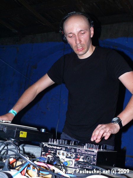 9. NAROZENINY KLUBU FABRIC  - Pátek 15. 5. 2009