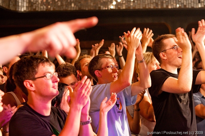 koncert: BAJOFONDO - Úterý 21. 7. 2009