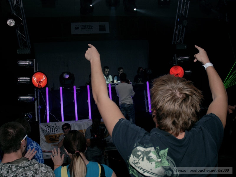 BUBBLES VS PULSAR - Pátek 2. 10. 2009