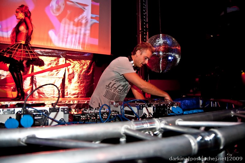 DECADANCE – CLUB 54 IS BACK - Pátek 9. 10. 2009