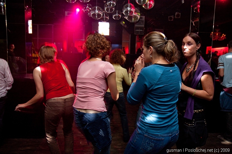 MECCA TANČÍ PRO AFRIKU - Sobota 10. 10. 2009