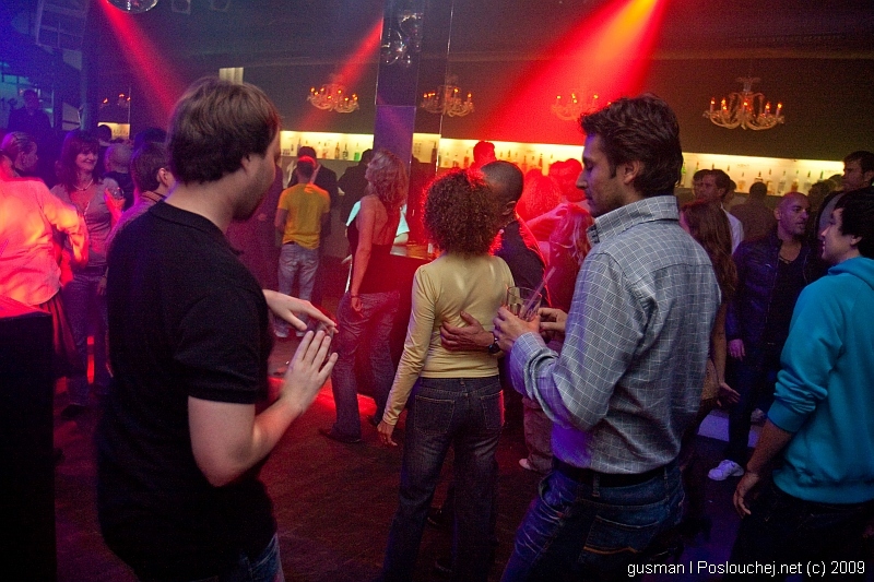 MECCA TANČÍ PRO AFRIKU - Sobota 10. 10. 2009