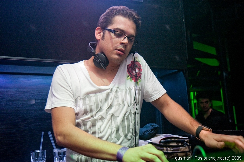 AMNESIA PRESENTS : BRIAN CROSS & NURIA SWAN - Pátek 16. 10. 2009
