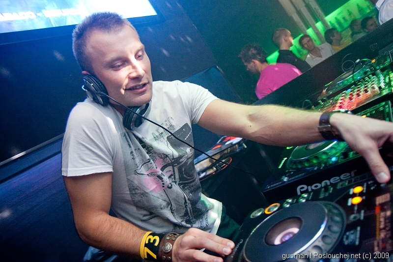 AMNESIA PRESENTS : BRIAN CROSS & NURIA SWAN - Pátek 16. 10. 2009