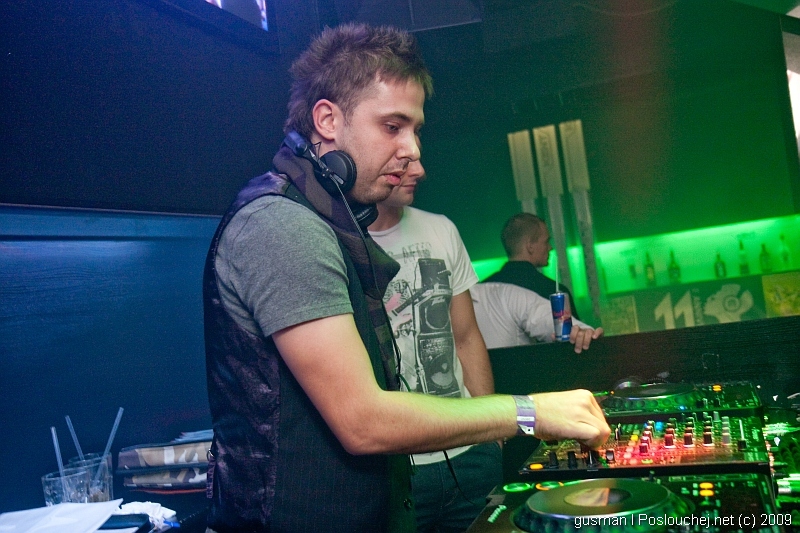 AMNESIA PRESENTS : BRIAN CROSS & NURIA SWAN - Pátek 16. 10. 2009