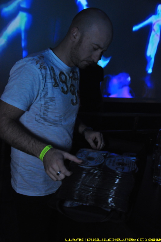 HUMAN TRAFFIX - Pátek 8. 1. 2010