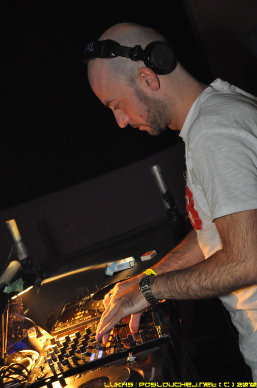 HUMAN TRAFFIX - Pátek 8. 1. 2010