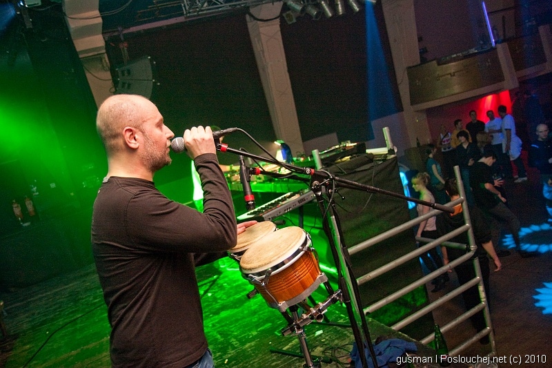 FREE MONDAYS WITH ONE - Pondělí 18. 1. 2010