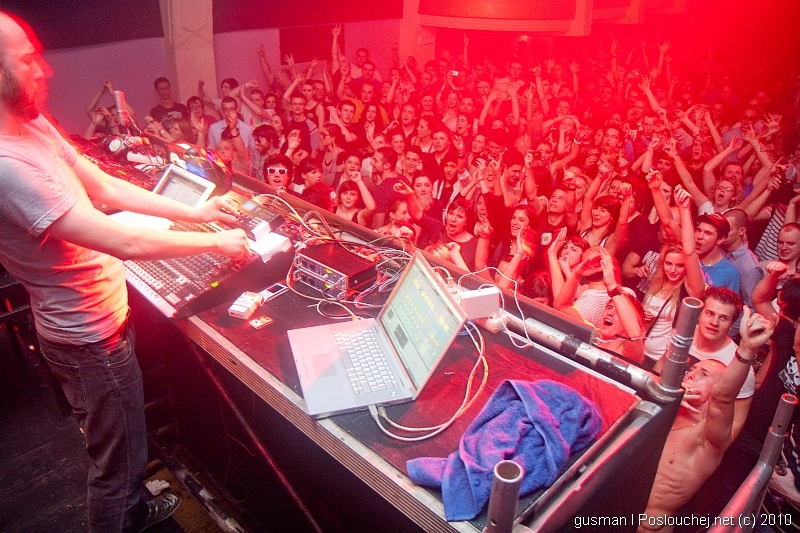FLOW WITH PAUL KALKBRENNER  - Sobota 20. 3. 2010