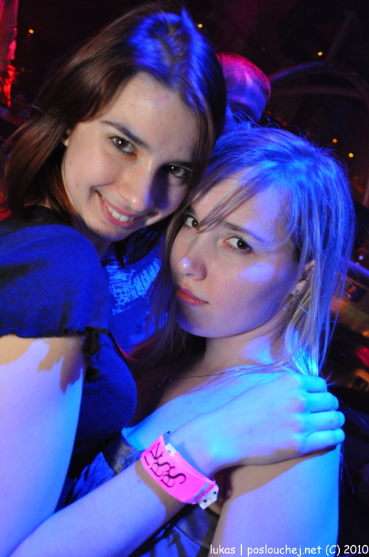 SASAZU´S ONE YEAR ANNIVERSARY - Pátek 26. 3. 2010