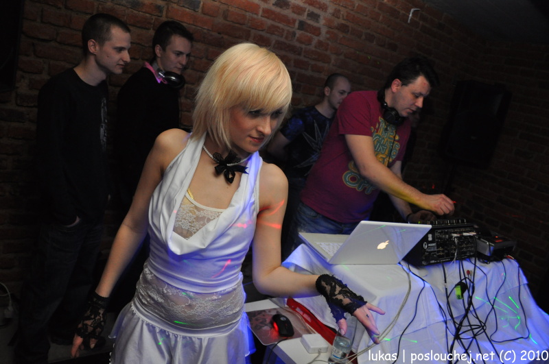 RETROSPECTION!!NIGHT – FIRST YEAR WITH US!  - Pátek 9. 4. 2010