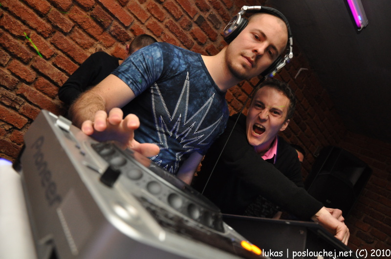 RETROSPECTION!!NIGHT – FIRST YEAR WITH US!  - Pátek 9. 4. 2010