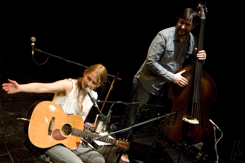 koncert: LOU RHODES - Pátek 7. 5. 2010