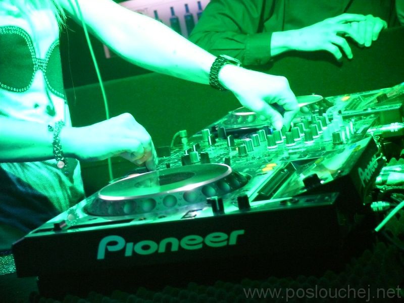 VOGUE 1ST. ANNIVERSARY - Pátek 14. 5. 2010