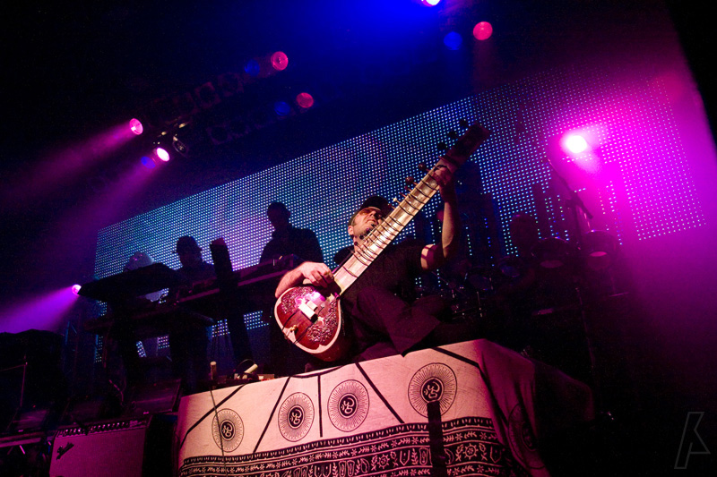 koncert: THIEVERY CORPORATION - Sobota 5. 6. 2010