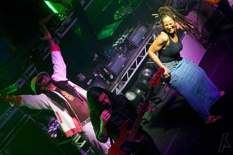 koncert: THIEVERY CORPORATION - Sobota 5. 6. 2010